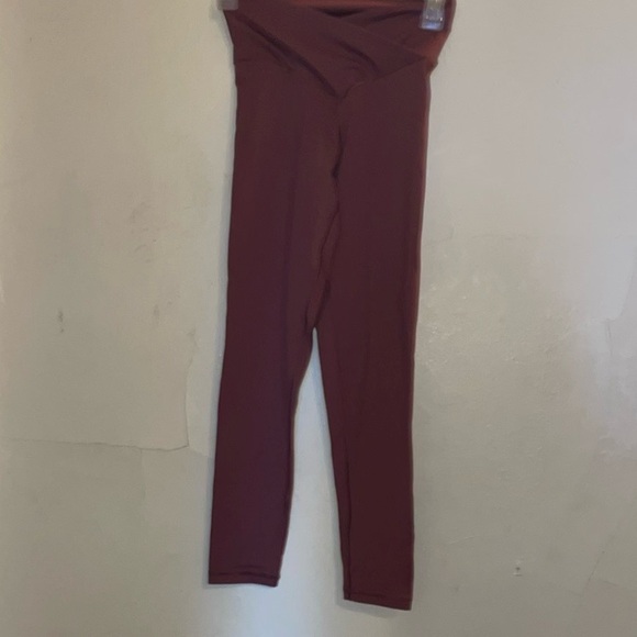 AERIE REAL ME MAUVE MAROON XTRA HIGH WAIST CROSSOVER LEGGINGS NEW 7/8 length M - Picture 3 of 5